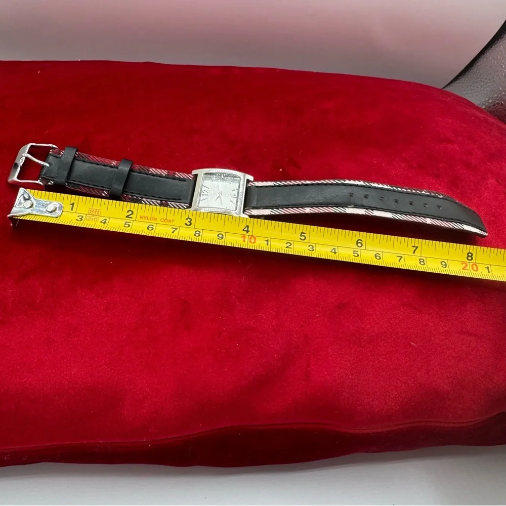 Vintage Japan‎ Quartz Silvertone Disl Watch Modern Minimalist